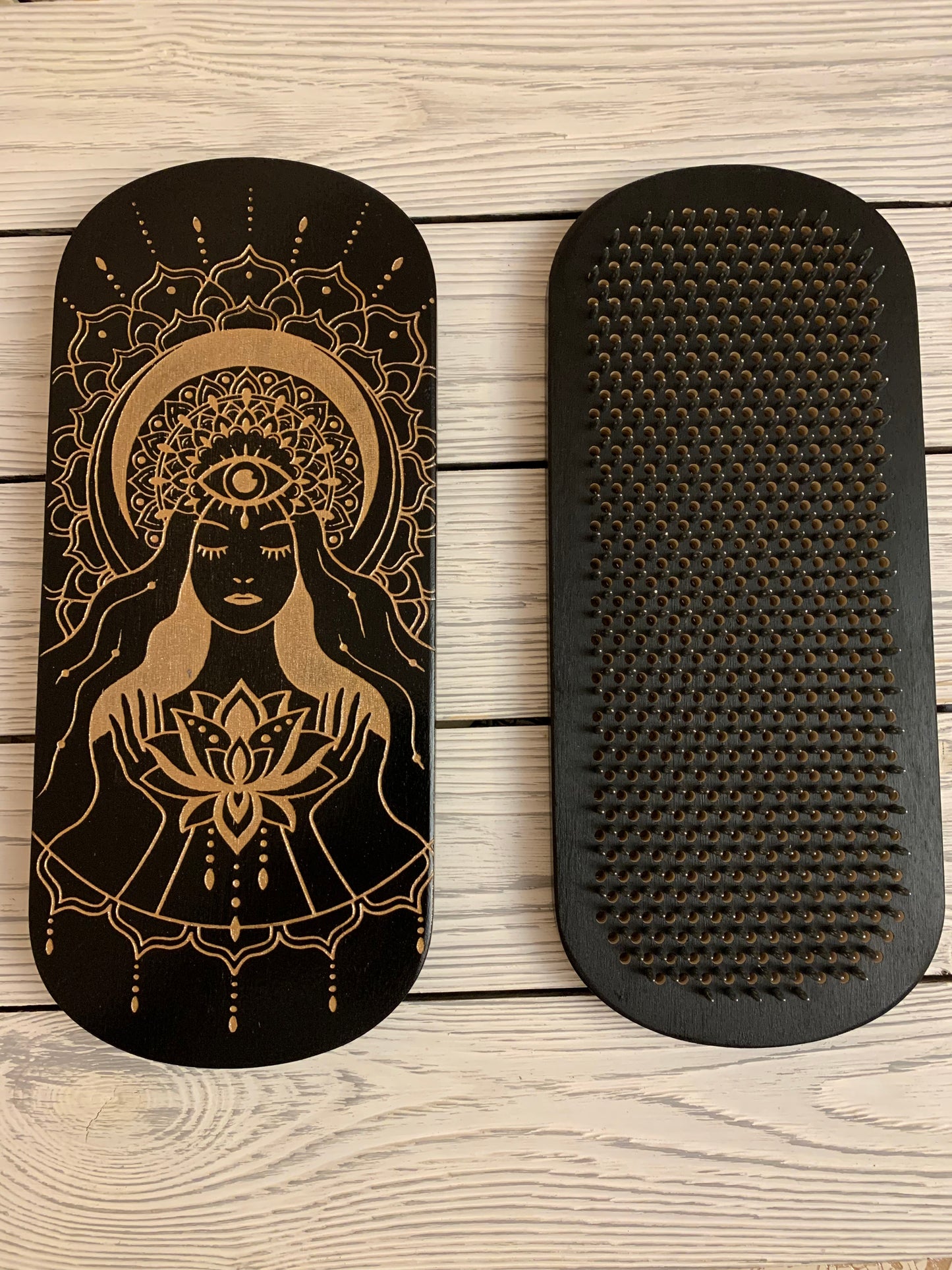 Sadhu board with ballistic nails bullet and forged steel. Gold color. 10 mm.
